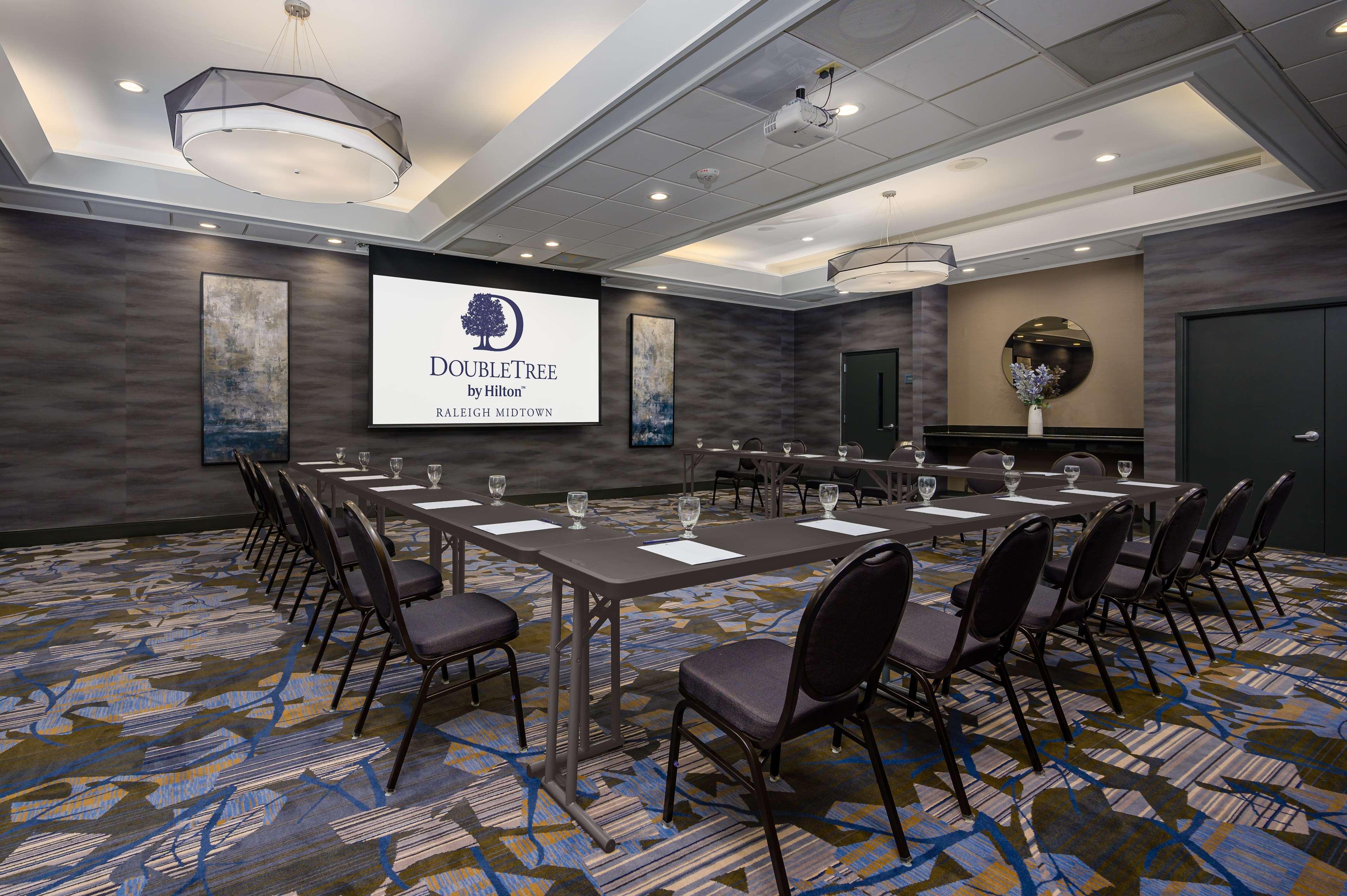 Отель Doubletree By Hilton Raleigh Midtown, Nc Экстерьер фото