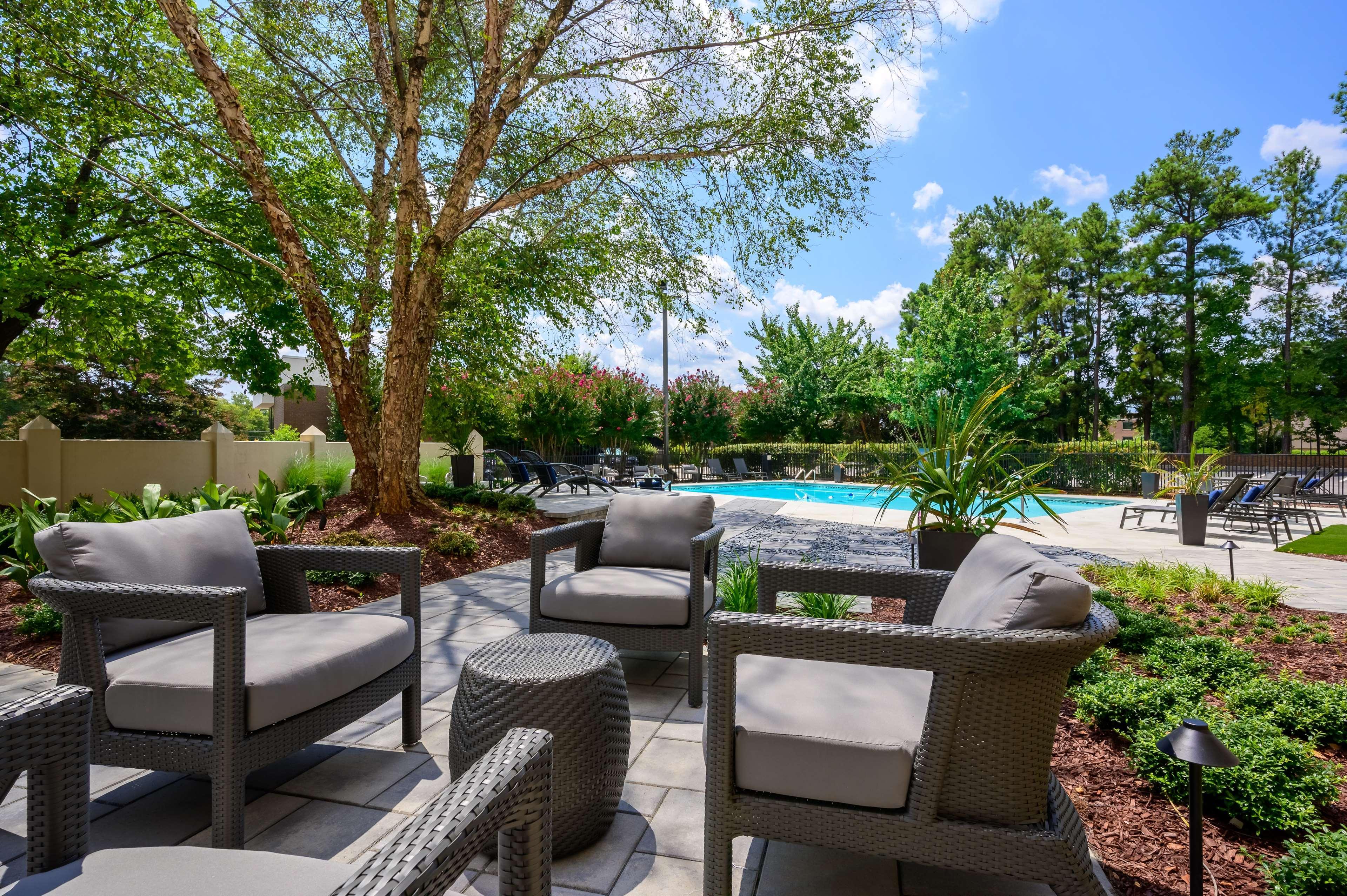 Отель Doubletree By Hilton Raleigh Midtown, Nc Экстерьер фото