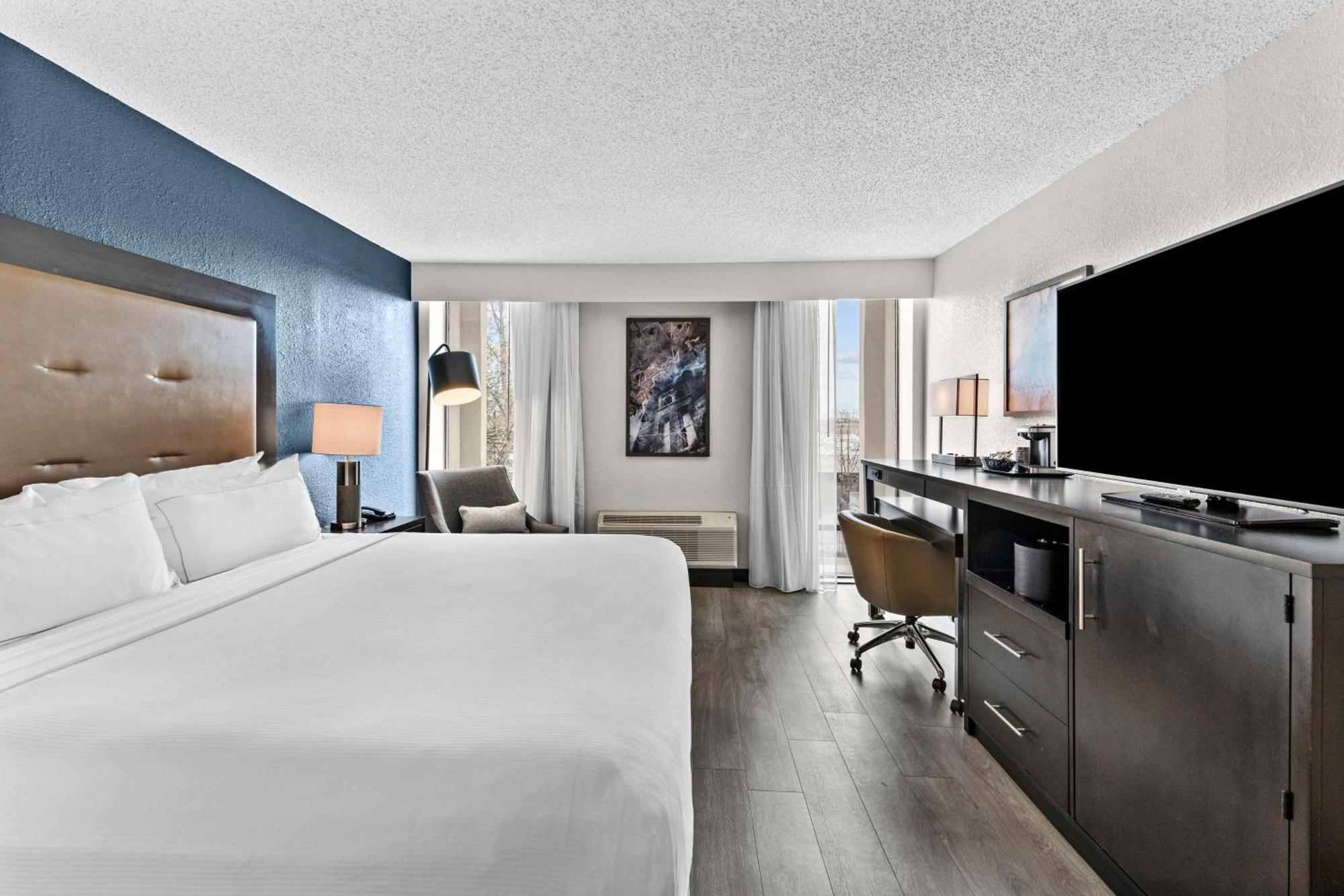 Отель Doubletree By Hilton Raleigh Midtown, Nc Экстерьер фото