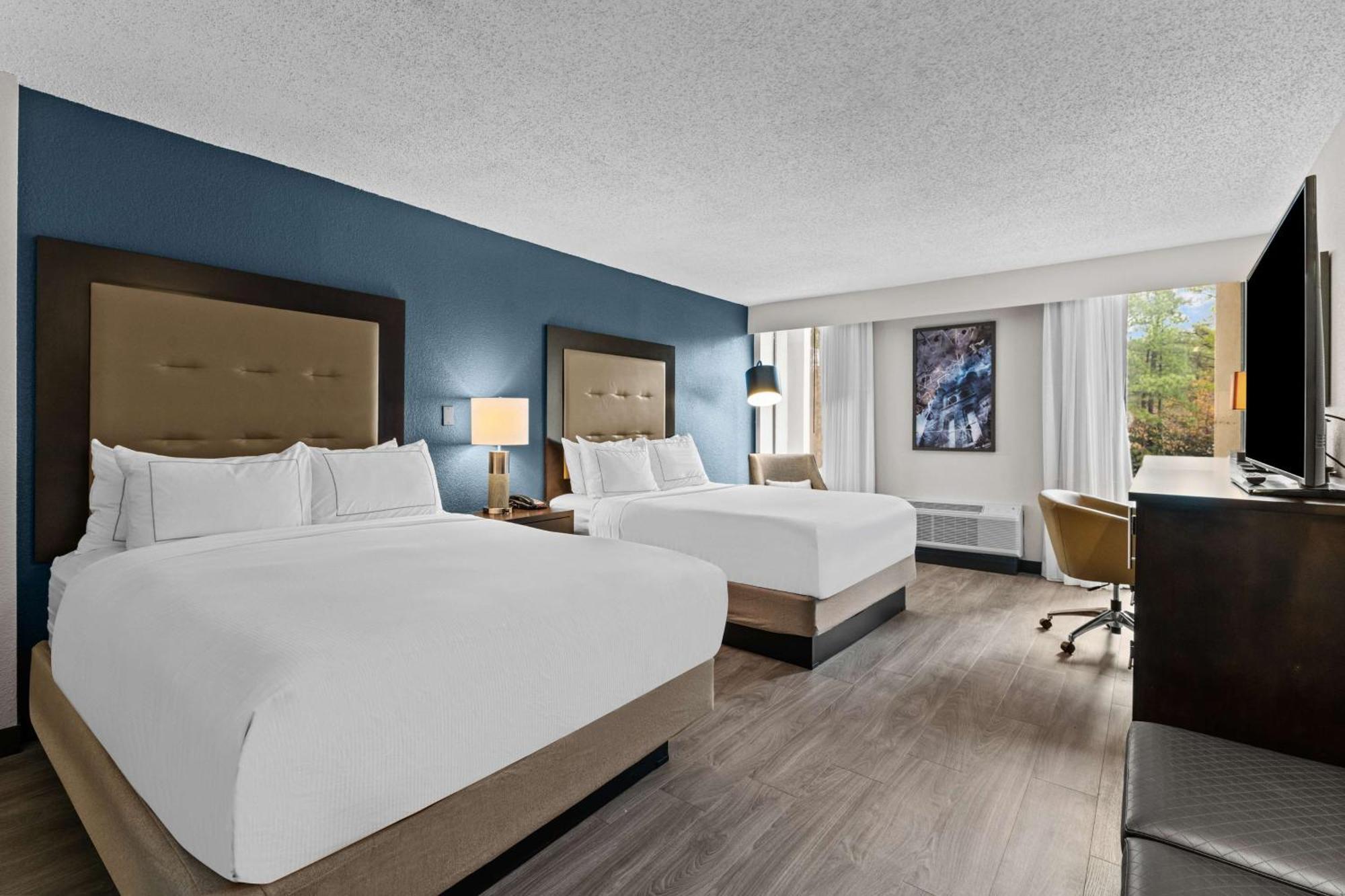 Отель Doubletree By Hilton Raleigh Midtown, Nc Экстерьер фото